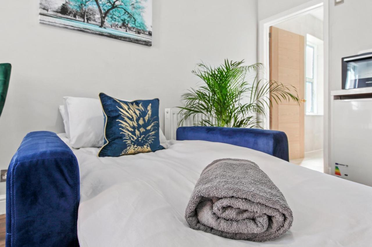 פלמסטד Stunning Studio Flat With Free On-Street Parking! מראה חיצוני תמונה